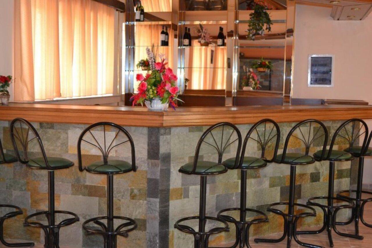 Karavos Hotel Apartments Archangelos  Bagian luar foto