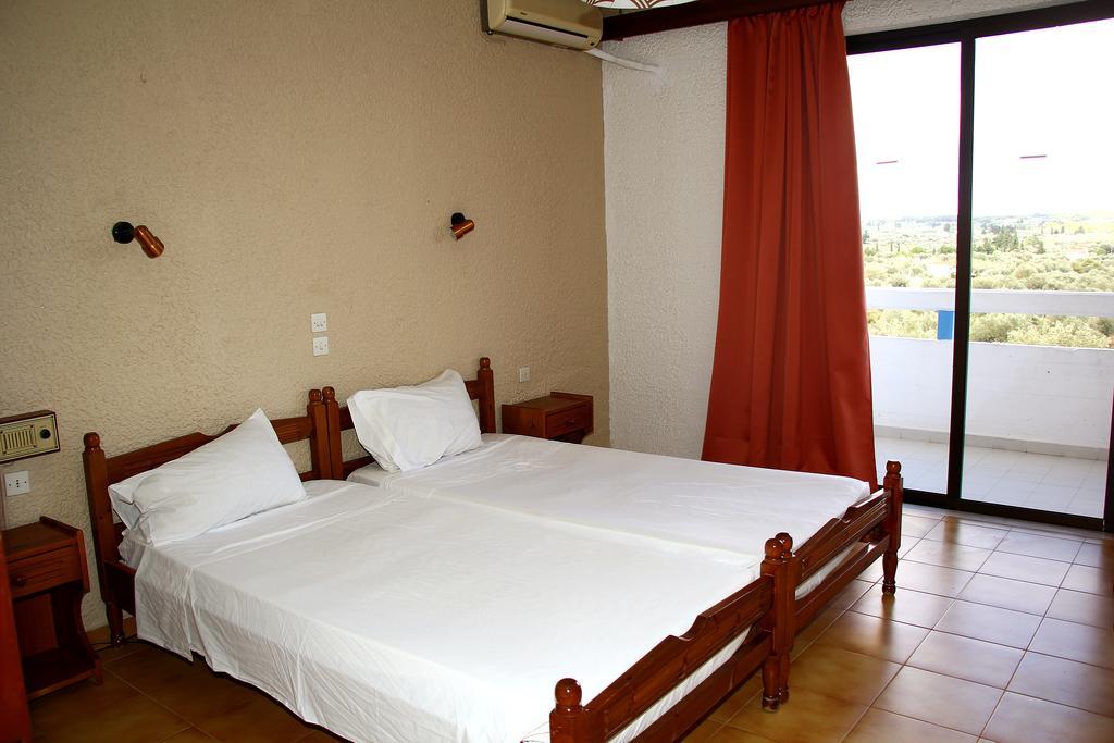 Karavos Hotel Apartments Archangelos  Ruang foto