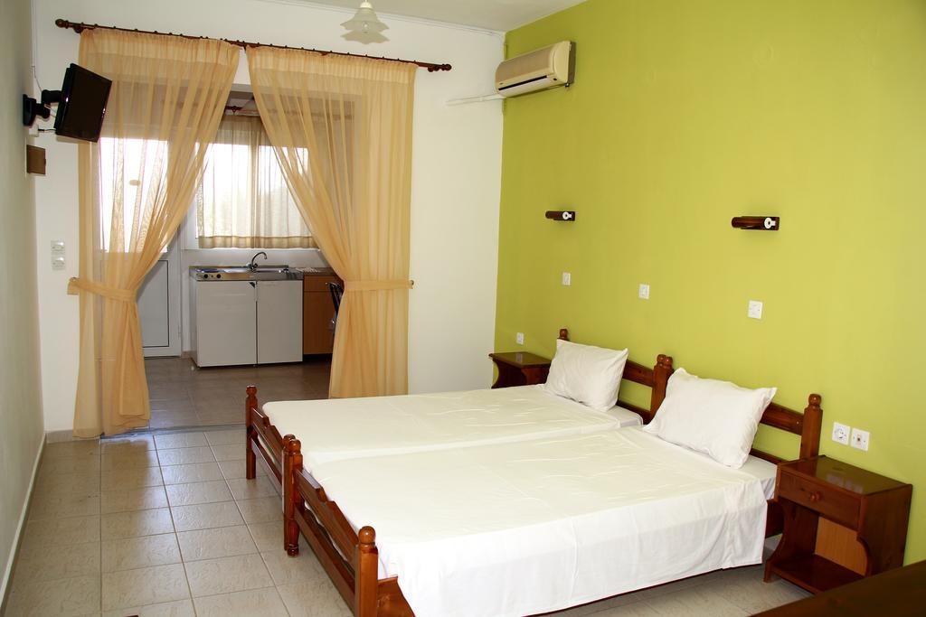 Karavos Hotel Apartments Archangelos  Ruang foto