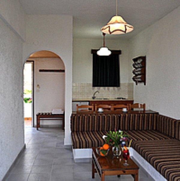 Karavos Hotel Apartments Archangelos  Ruang foto