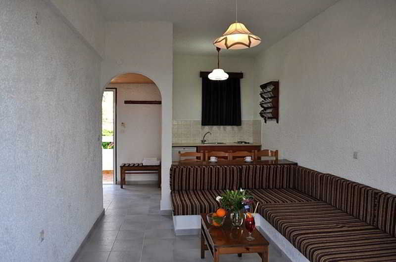 Karavos Hotel Apartments Archangelos  Bagian luar foto
