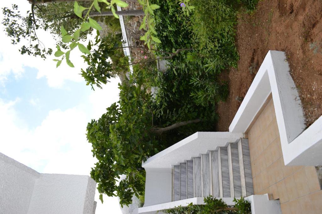 Karavos Hotel Apartments Archangelos  Bagian luar foto