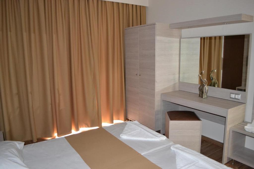 Karavos Hotel Apartments Archangelos  Bagian luar foto