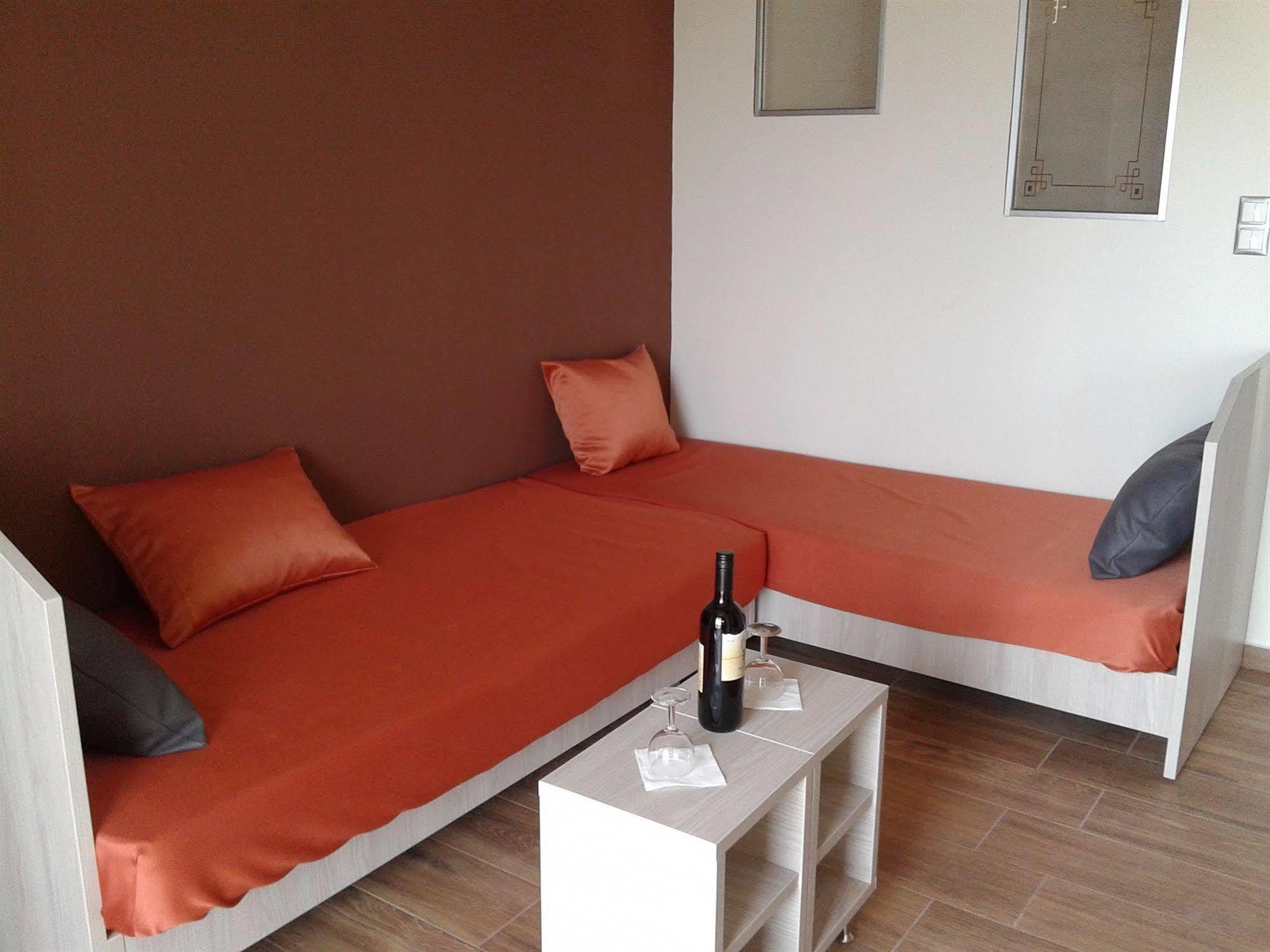 Karavos Hotel Apartments Archangelos  Bagian luar foto
