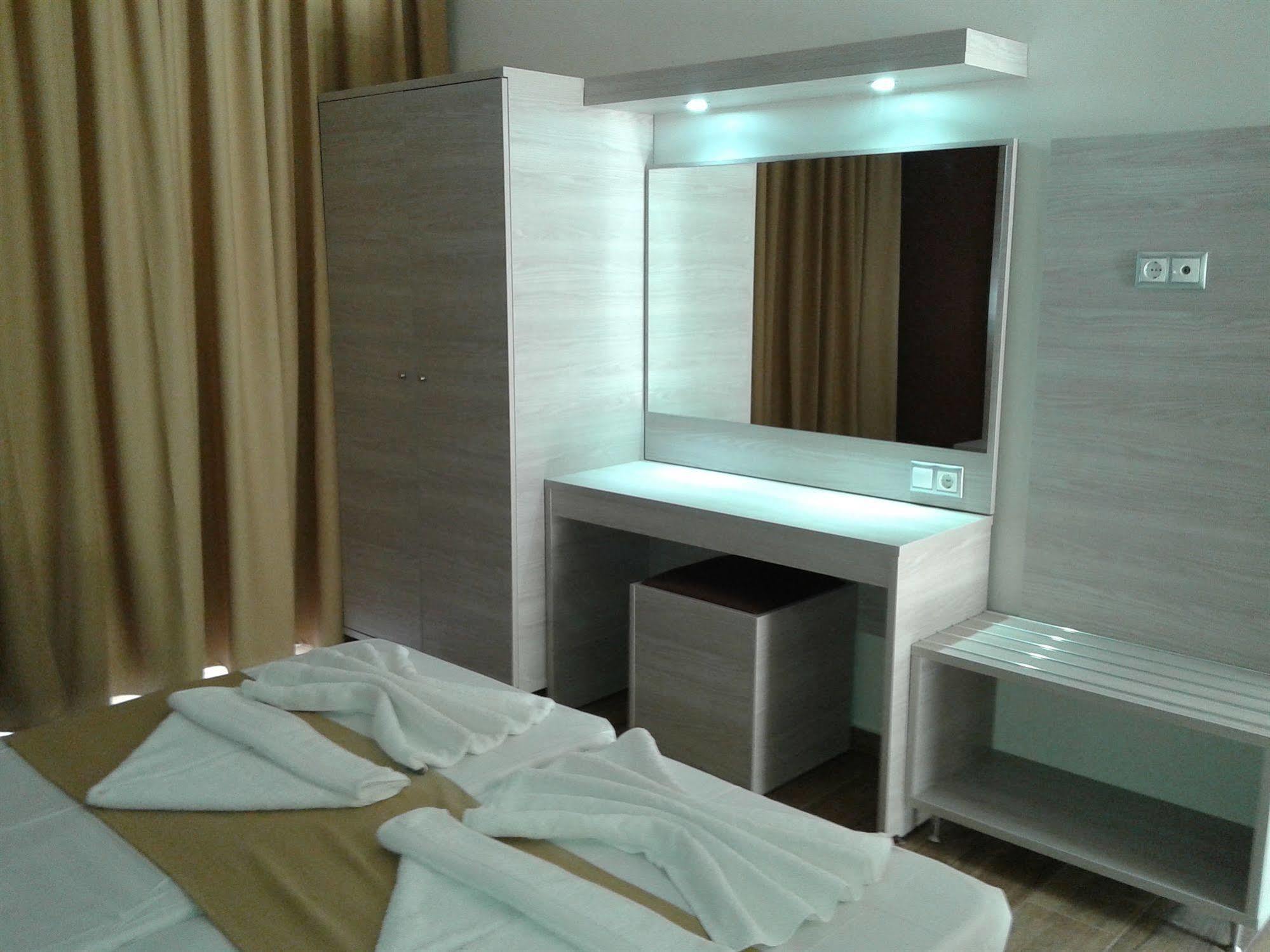 Karavos Hotel Apartments Archangelos  Bagian luar foto