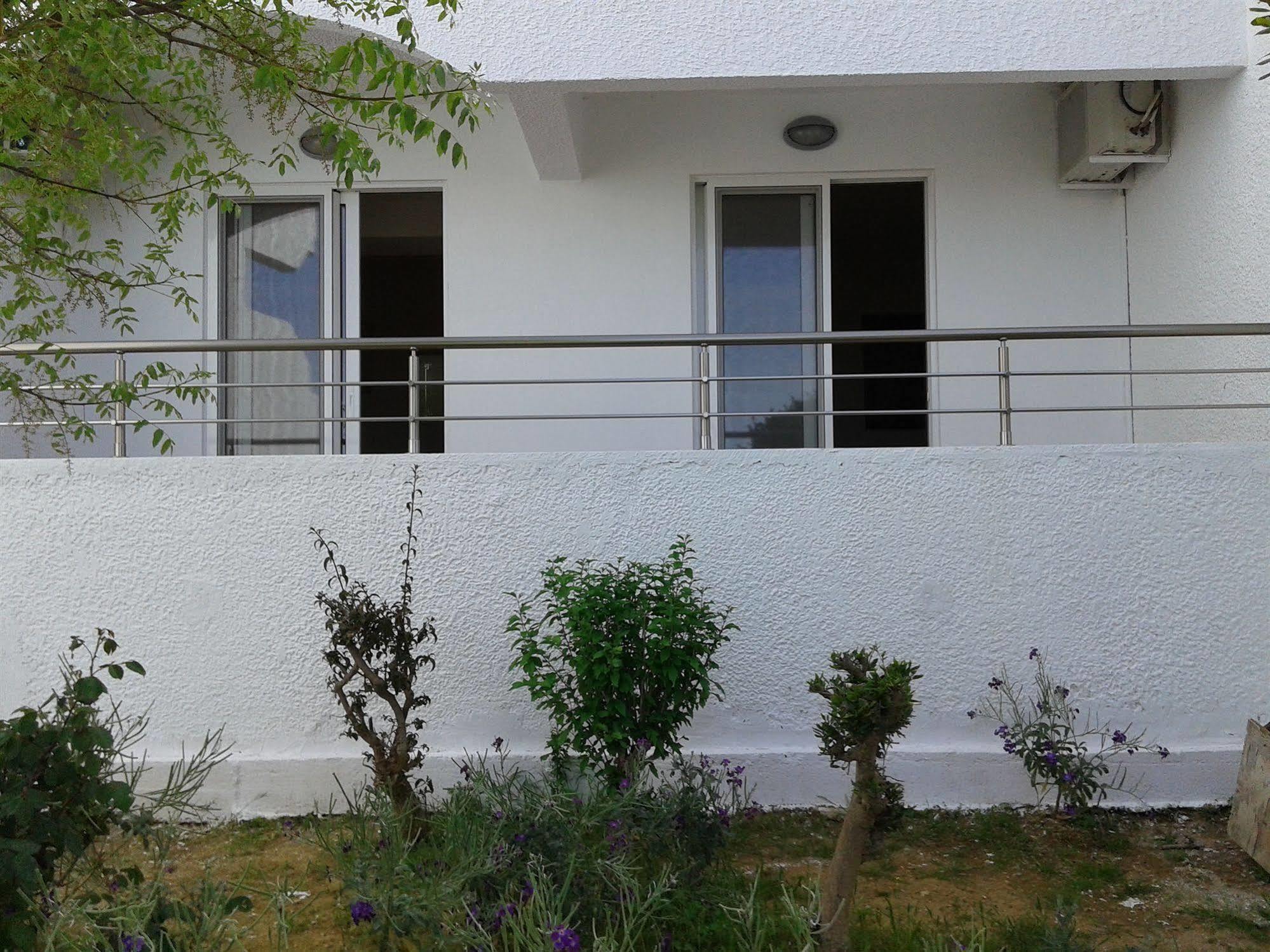 Karavos Hotel Apartments Archangelos  Bagian luar foto